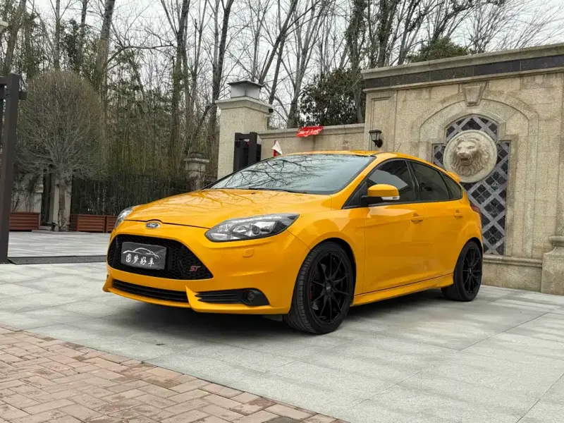 Ford Focus (Import), 2014