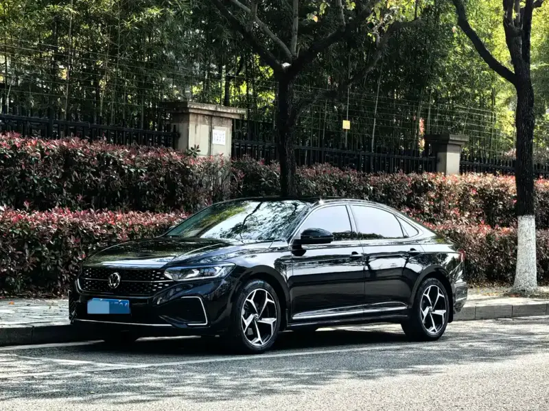 Volkswagen Passat, 2023
