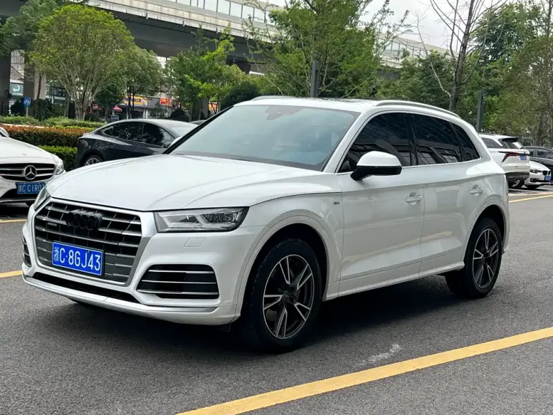 Audi Q5L, 2020