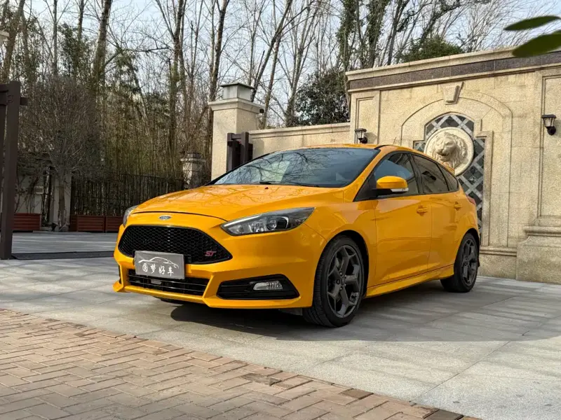 Ford Focus (Import), 2016