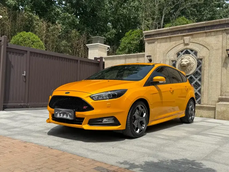 Ford Focus (Import), 2017