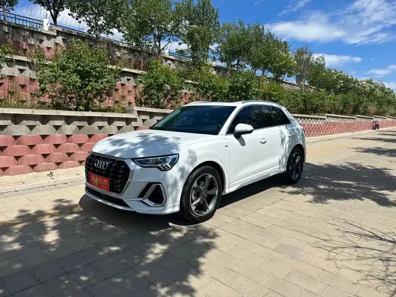 Audi Q3, 2022