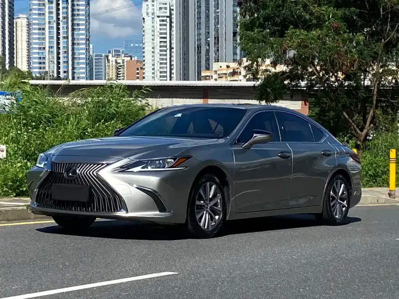 Lexus ES, 2021