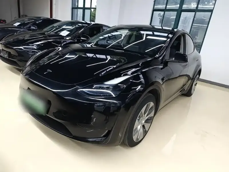 Tesla Model Y, 2023
