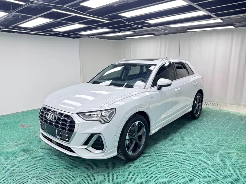 Audi Q3, 2022