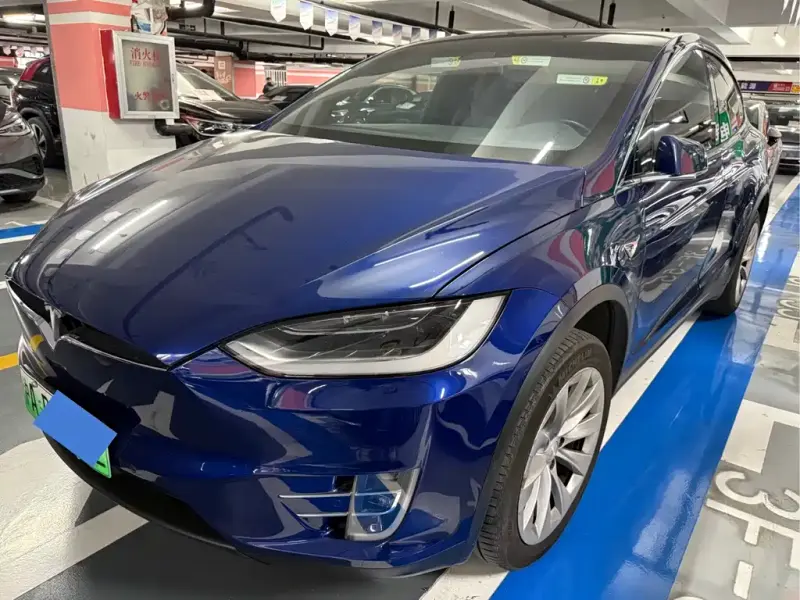 Tesla Model X, 2017