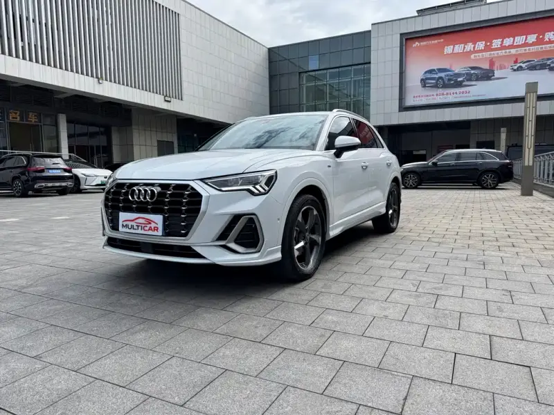 Audi Q3, 2022