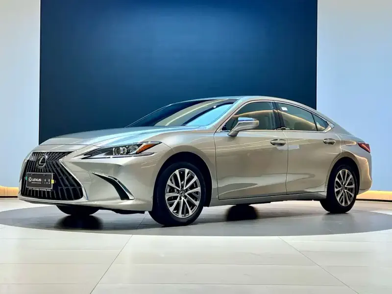 Lexus ES, 2024