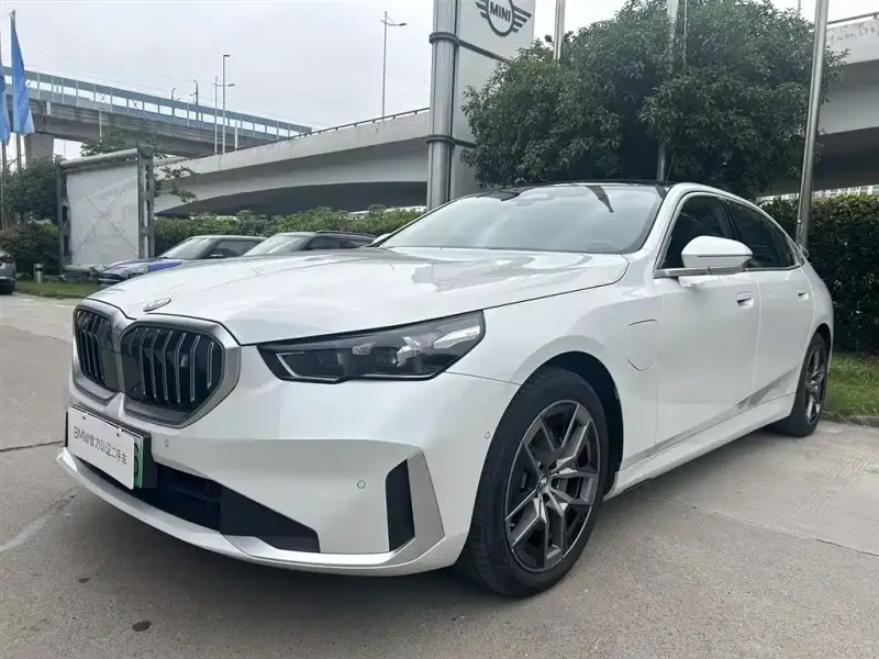 BMW i5, 2025