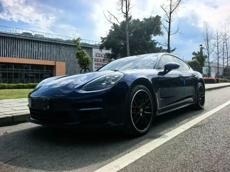 Porsche Panamera, 2021