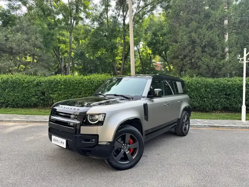 Land Rover Defender, 2025
