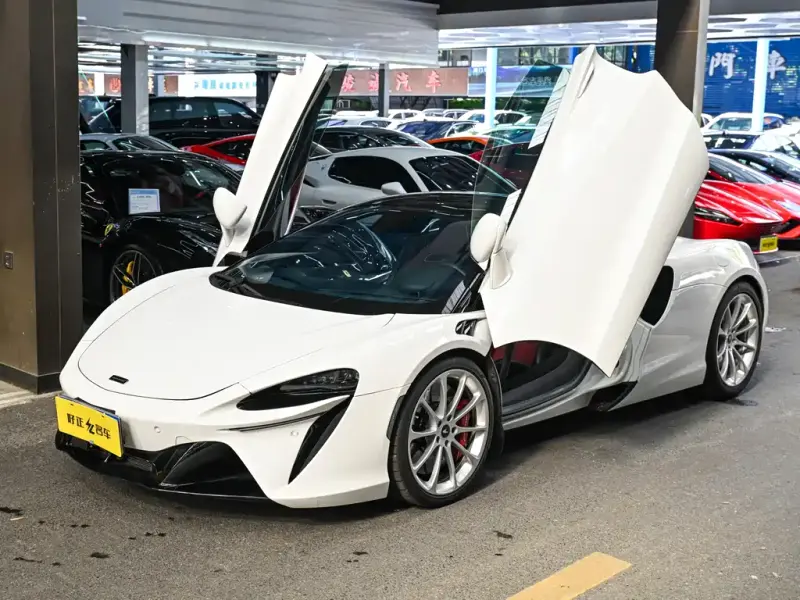 McLaren Artura, 2025