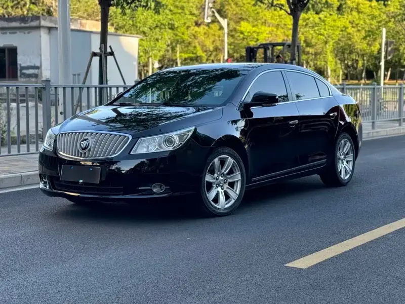 Buick LaCrosse, 2010