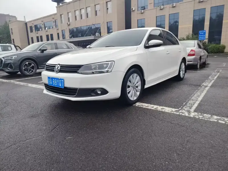 Volkswagen Sagitar, 2014