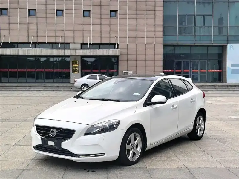 Volvo V40, 2016
