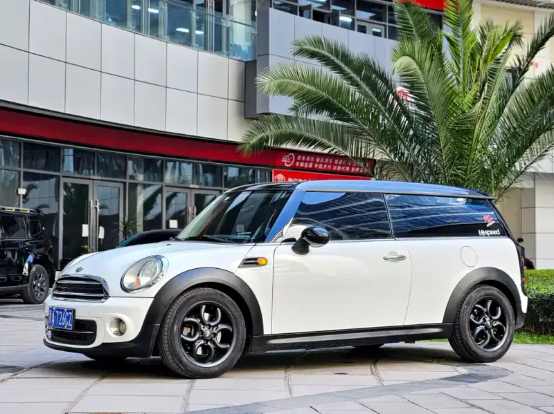 MINI Clubman, 2012