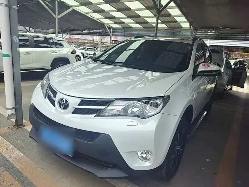 Toyota RAV4, 2015
