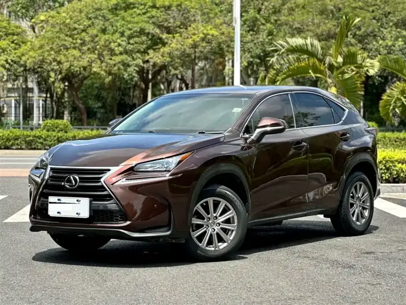 Lexus NX, 2017