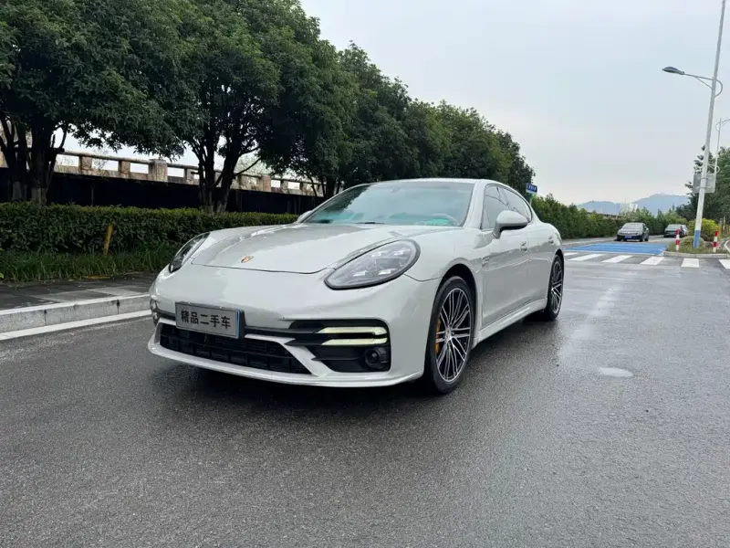 Porsche Panamera, 2010