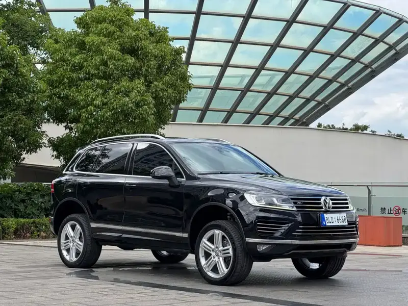 Volkswagen Touareg, 2015