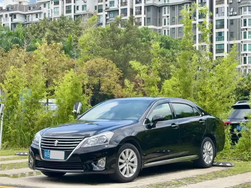 Toyota Crown, 2014