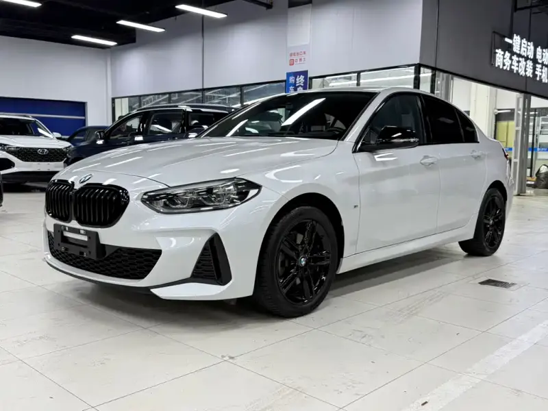 BMW 1 Series, 2022