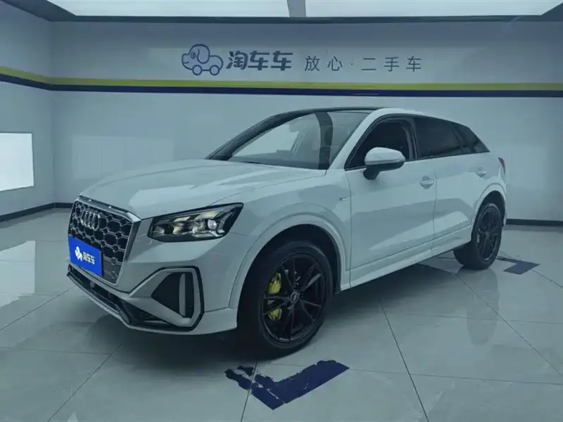 Audi Q2L, 2022