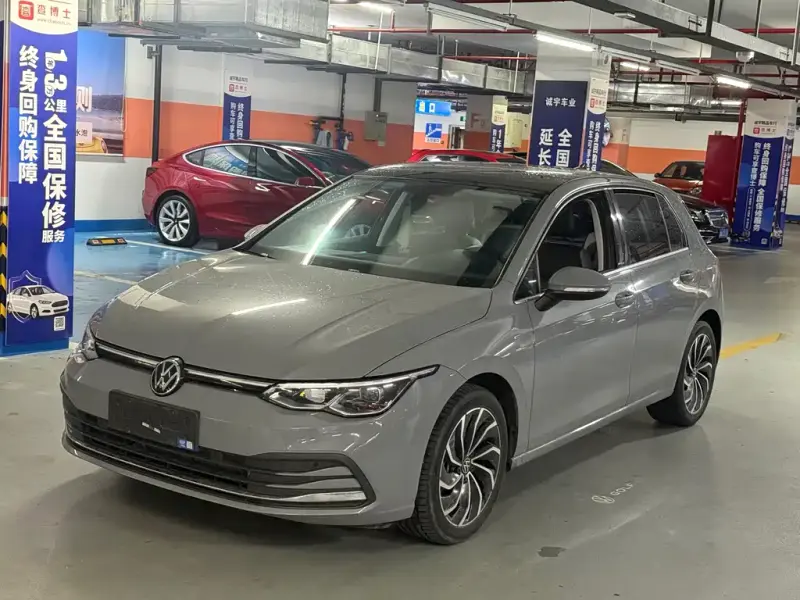 Volkswagen Golf, 2024