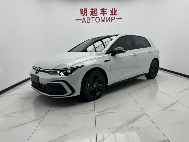 Volkswagen Golf, 2022