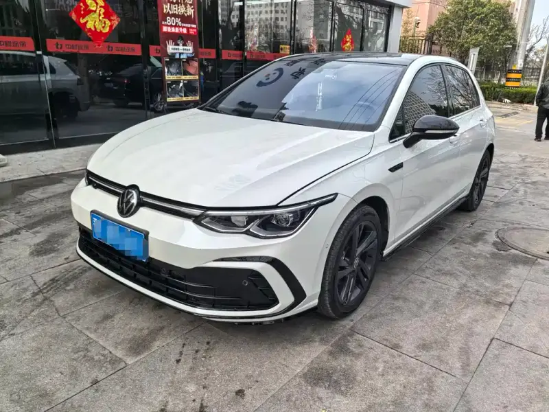 Volkswagen Golf, 2023