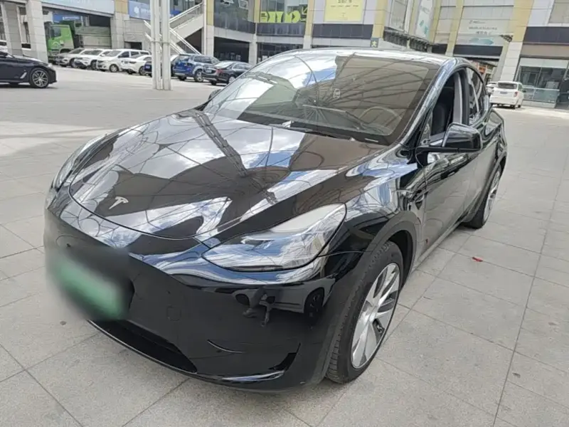 Tesla Model Y, 2022