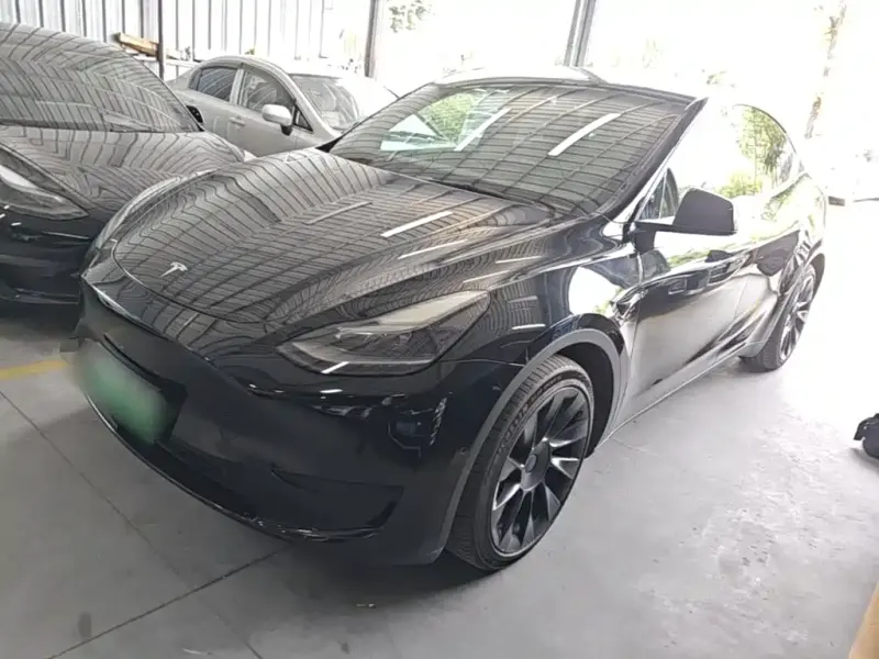 Tesla Model Y, 2022