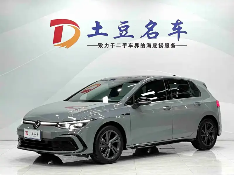 Volkswagen Golf, 2022