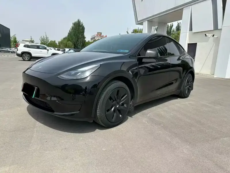 Tesla Model Y, 2023