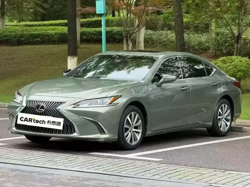 Lexus ES, 2021