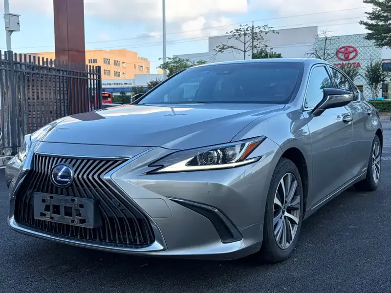 Lexus ES, 2021