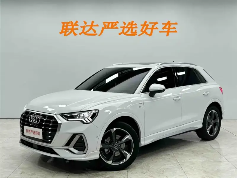 Audi Q3, 2022