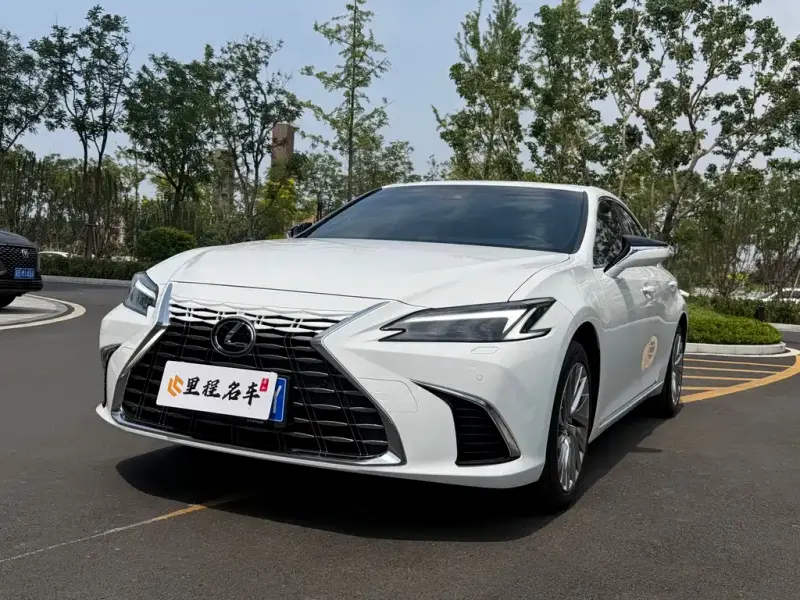 Lexus ES, 2026