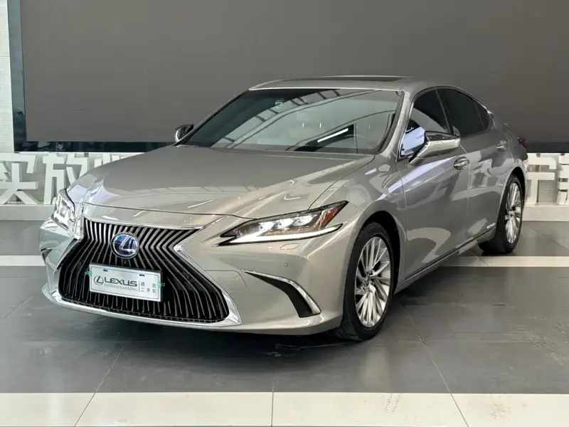 Lexus ES, 2021