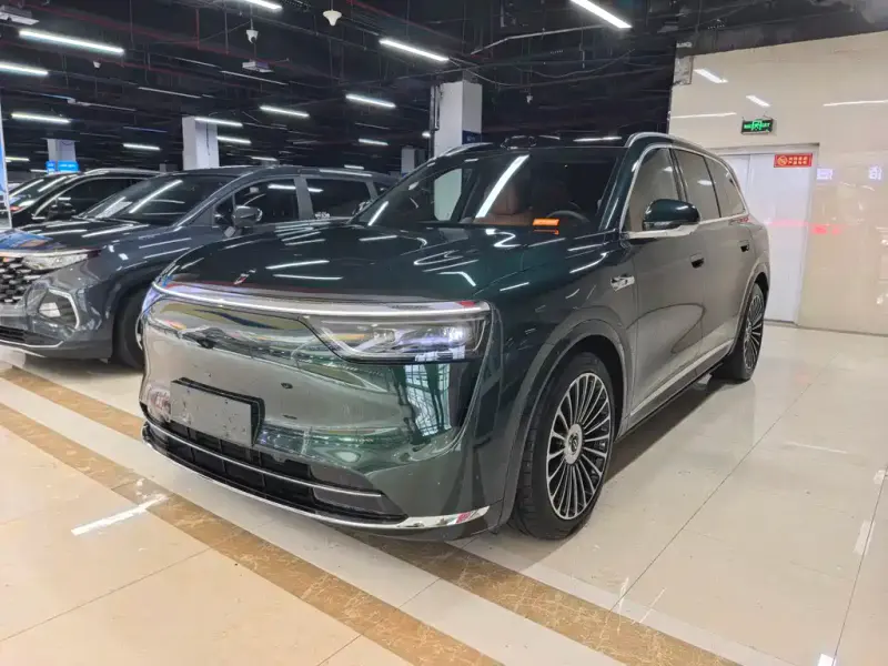 AITO M8, 2025