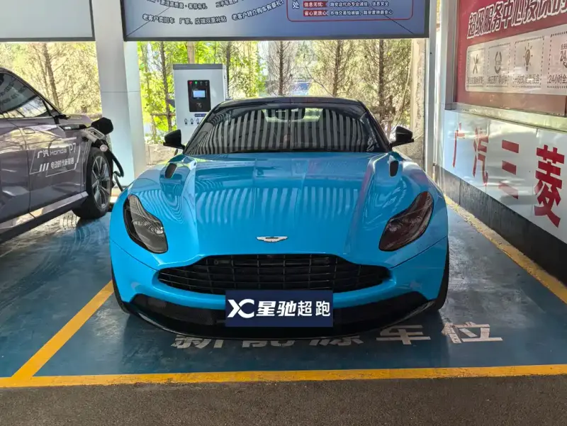 Aston Martin DB11, 2019