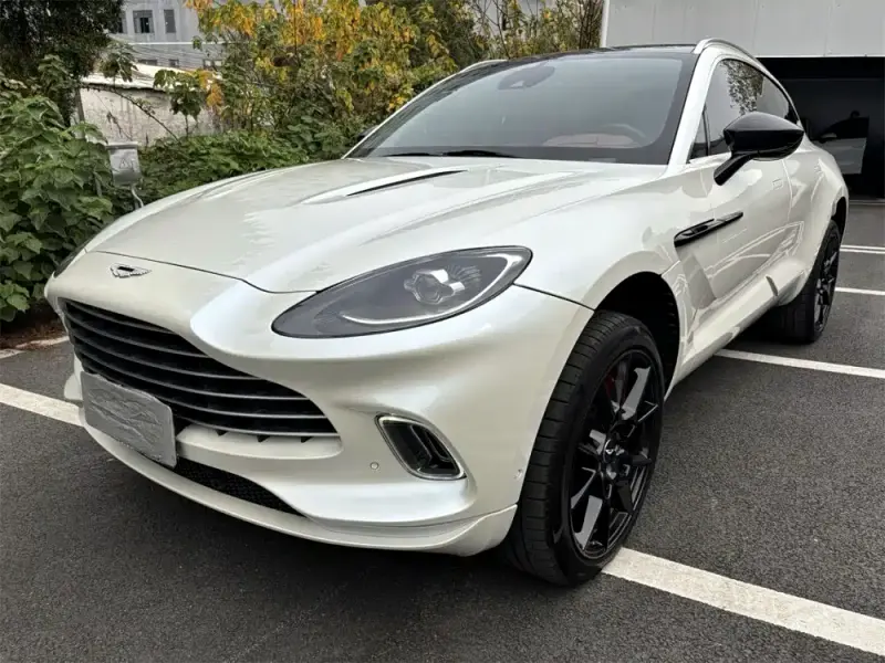 Aston Martin DBX, 2021