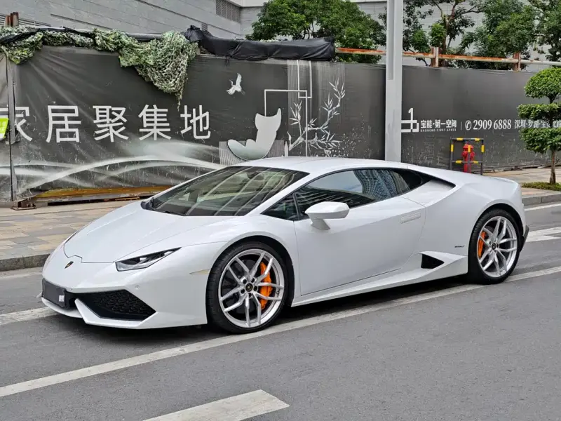 Lamborghini Huracán, 2015