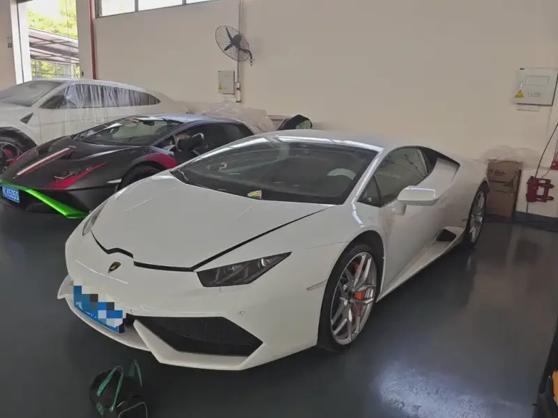Lamborghini Huracán, 2015
