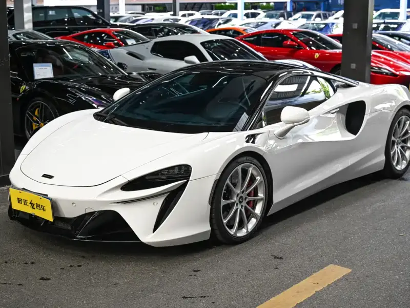 McLaren Artura, 2025