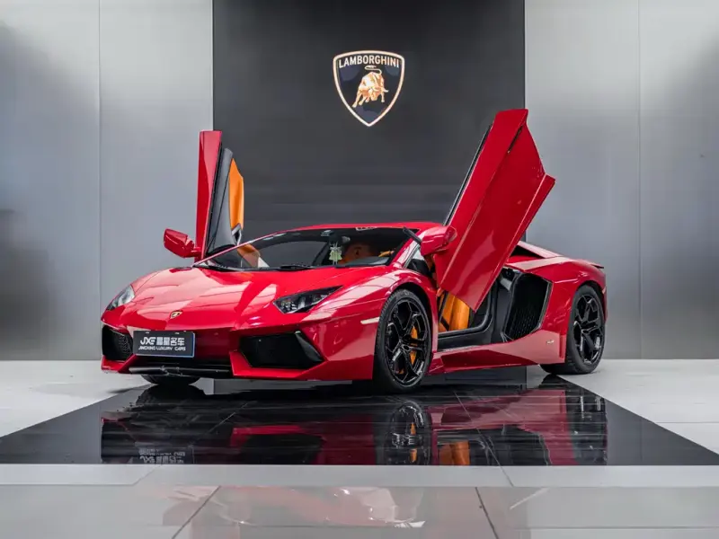 Lamborghini Aventador, 2013