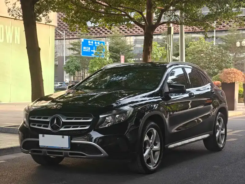 Mercedes-Benz GLA, 2021
