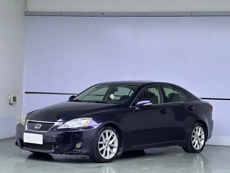 Lexus IS, 2011