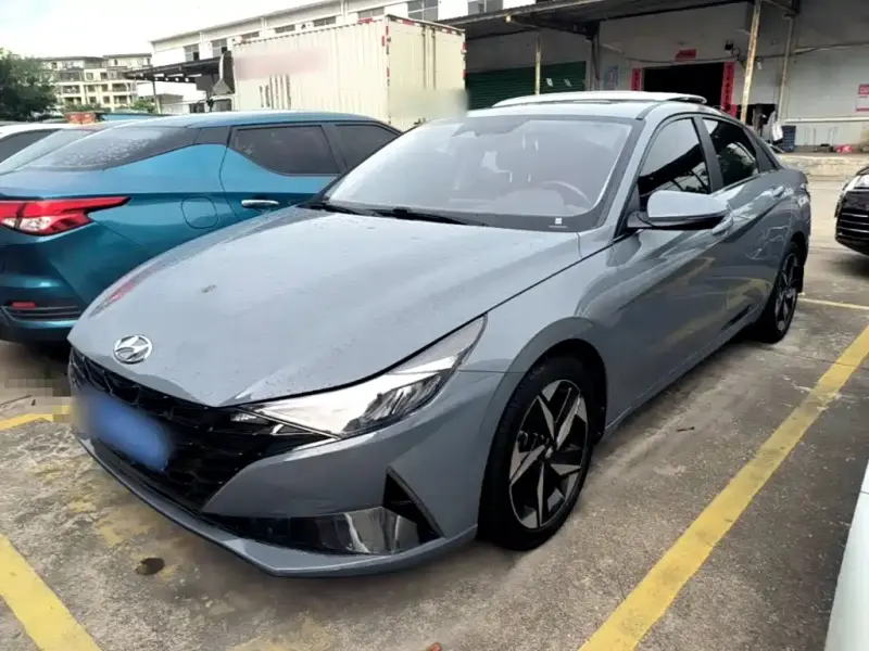 Hyundai Elantra, 2022