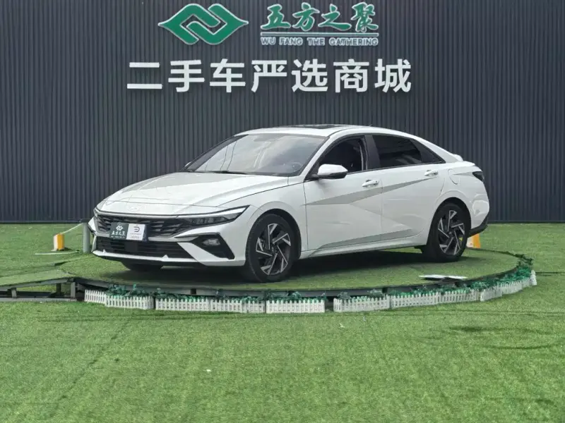Hyundai Elantra, 2025